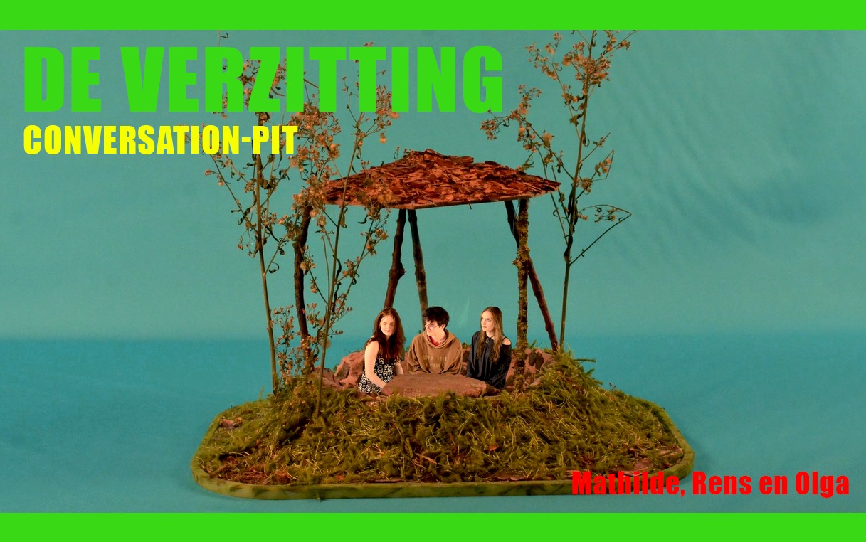 Mathilde, Rens en Olga zitten samen in het maquette van de Conversatie Pit